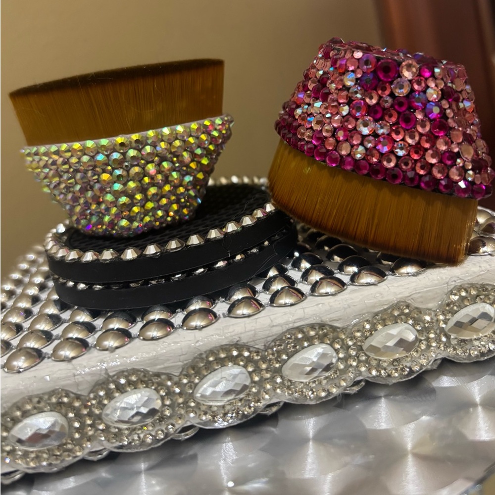 Austrian Glass Crystal Rhinestone Makeup Kabuki Brush W/Bedazzled Case